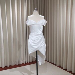 Minimalist short wedding dress